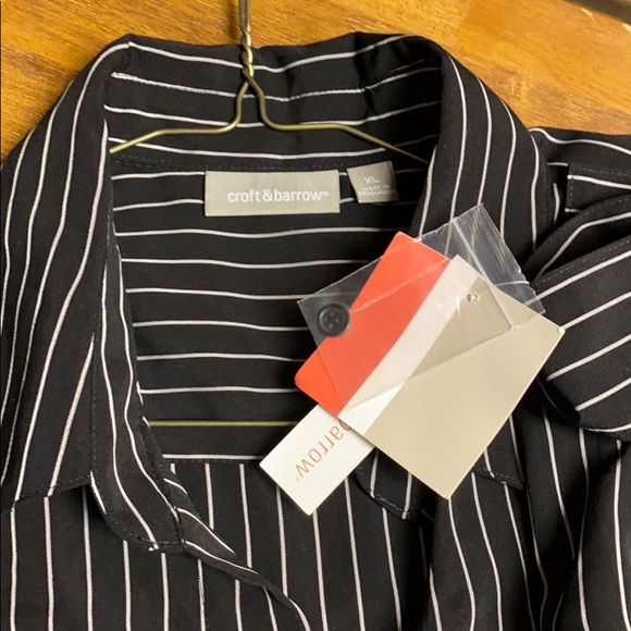 Two xl button down blouses - Picture 2 of 4